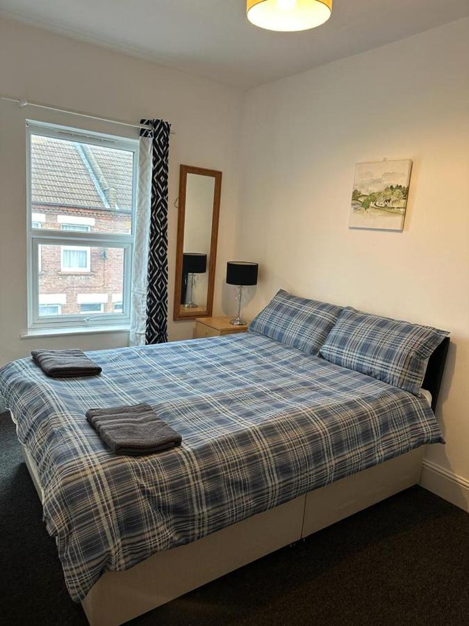 Luton Home Near Airport Private & Shared Bathroom Option المظهر الخارجي الصورة